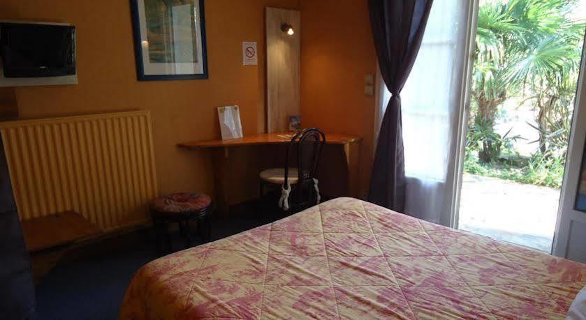 Hotel De La Gare Clisson Exteriör bild